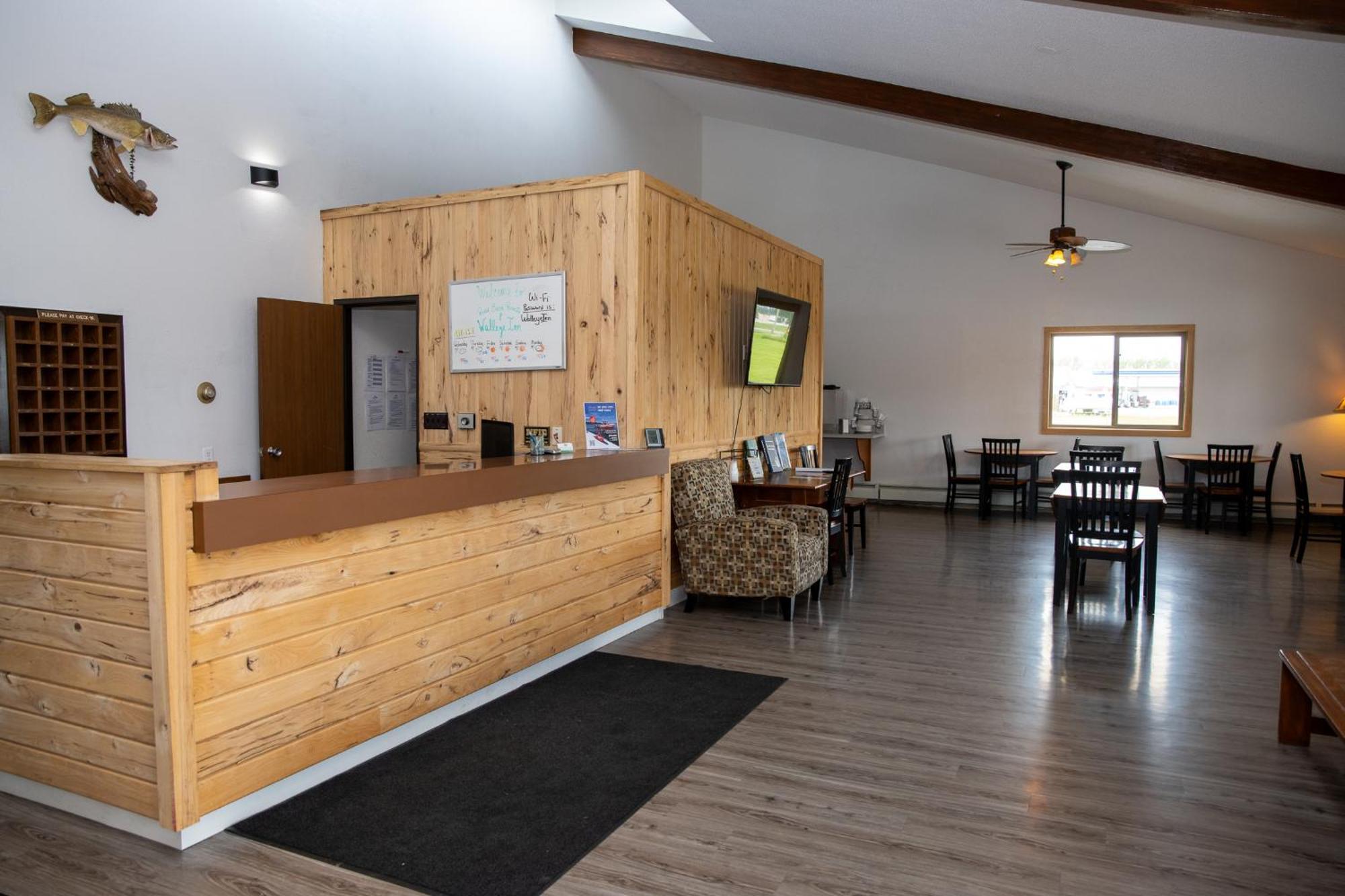 Walleye Inn Baudette Exterior photo